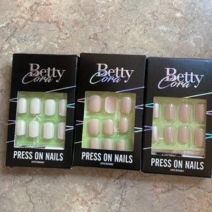 Betty Cora Press On Nails 3 sets New